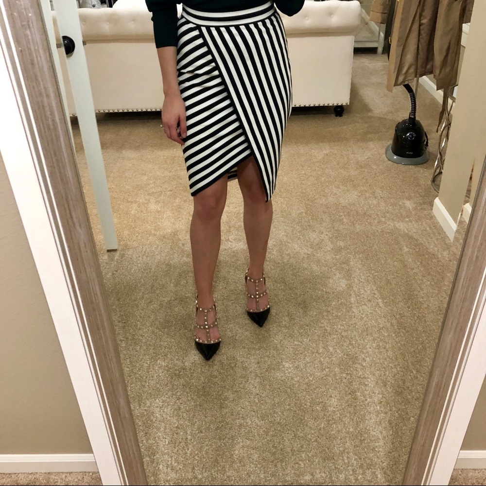 Express Midi Skirt